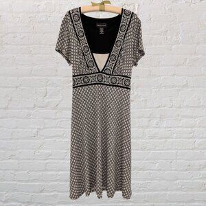 EUC Connected Apparel V-Neck Black White Size 16 Short Sleeve Dress